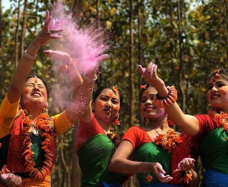 FOTO DEL GIORNO 16 MARZO 2011 : FESTA DEI COLORI IN INDIA