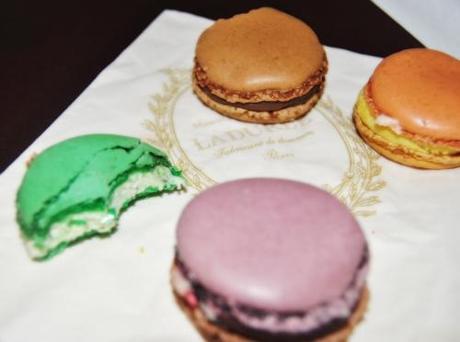 Macarons: Pierre Hermè vs. Ladurée.