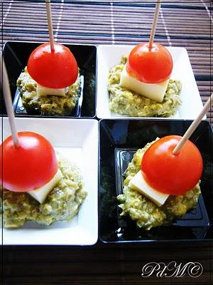 Pesto di olive, pistacchi e... capperi che finger food tricolore