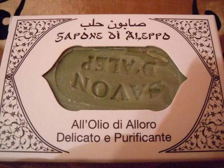 Sapone di Aleppo, un ottimo detergente per pelli miste e sensibili.