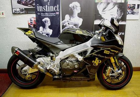 Aprilia RSV4 factory JPS