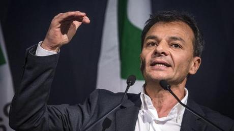 Domani si riunisce a Roma un gruppo di amici e compagni.  Sì, amici e compagni: compagni perché con loro, in questi miei anni di militanza nel PD, ho condiviso alcune battaglie; amici perché... beh, perché alla fine lo siamo diventati. Quindi non posso che augurare loro buona fortuna e buon lavoro.  Non solo: mi spingo più in là. Vorrei anche che la riunione di domani non fosse un coacervo di insulti al PD.  Non è quello di cui abbiamo bisogno in questa fase, di certo non ne ha bisogno la sinistra di questo