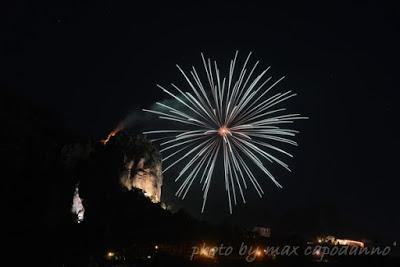 POSITANO : a Montepertuso i festeggiamenti in Onore a Santa Maria delle Grazie ...   i FUOCHI