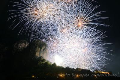 POSITANO : a Montepertuso i festeggiamenti in Onore a Santa Maria delle Grazie ...   i FUOCHI