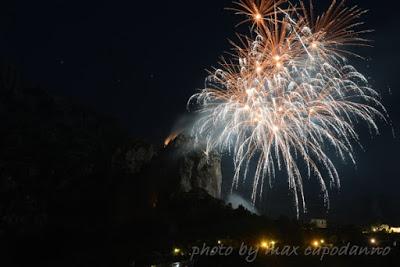 POSITANO : a Montepertuso i festeggiamenti in Onore a Santa Maria delle Grazie ...   i FUOCHI