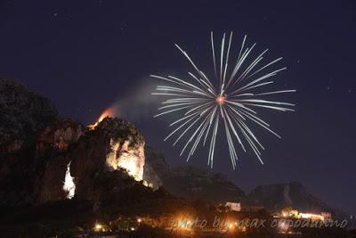 POSITANO : a Montepertuso i festeggiamenti in Onore a Santa Maria delle Grazie ...   i FUOCHI