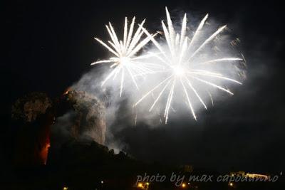 POSITANO : a Montepertuso i festeggiamenti in Onore a Santa Maria delle Grazie ...   i FUOCHI