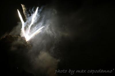 POSITANO : a Montepertuso i festeggiamenti in Onore a Santa Maria delle Grazie ...   i FUOCHI
