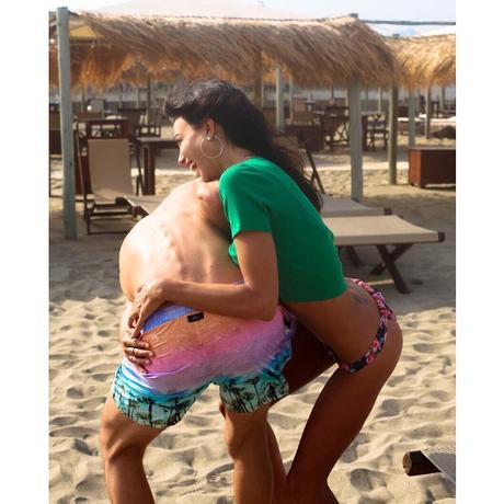 Insta Grammi di felicità: svarioni, ascelle e sobrietà