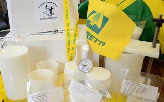 ROMA. No al formaggio senza latte: allevatori, casari e consumatori in piazza Montecitorio