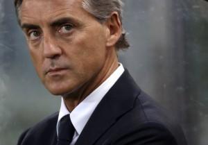 Inter Milan's coach Roberto Mancini looks on before the start of his Italian Serie A soccer match against AS Roma at the Olympic stadium in Rome November 30, 2014.  REUTERS/Alessandro Bianchi (ITALY - Tags: SPORT SOCCER HEADSHOT)