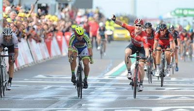 Tour de France: Greipel vince al fotofinish, Nibali e Quintana perdono 1'27