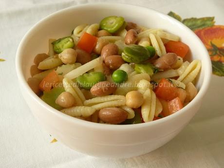 Pasta fredda con gnocchetti sardi, legumi e profumo di sedano e timo fresco