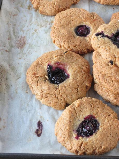 Cookies di farro integrale, arancia e mirtilli