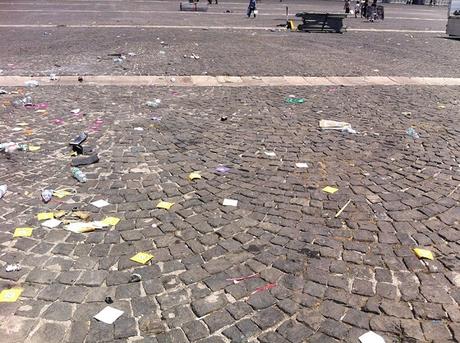 piazza-del-plebiscito-dopo-il-concerto-de-il-volo.4