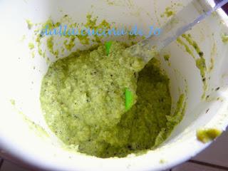 Pesto di zucchine, porri e frutta secca mista