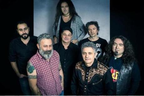 Il combat folk dei Modena City Ramblers dal vivo a Eutropia per i 40 anni di Amnesty