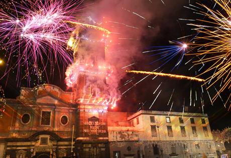 Festa del Carmine. Celebrazioni e spettacoli pirotecnici a piazza Mercato