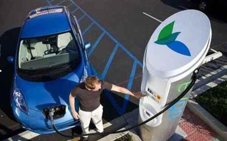 mobilita-elettrica-in-italia-597x372