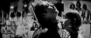 Recensione: girl walks home alone night
