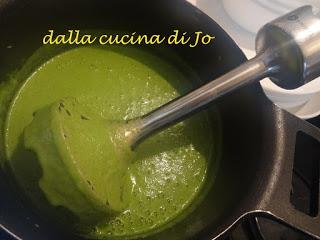 Vellutata di lattuga con polpettine di risotto