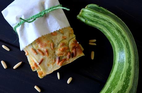 The neverending carboidrato story: schiacciatina di zucchine e pinoli
