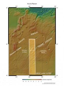 La regione Ascuris Planum e, nel rettangolo più grande l'area coperta dalla ripresa di Mars Express. Crediti: NASA MGS MOLA Science Team