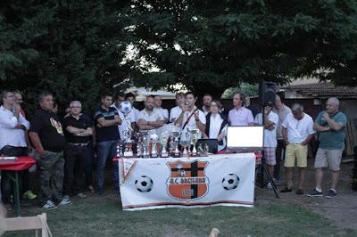 BRESSANA (pv). squadra degli arancioni