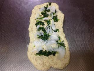 Pane azero con spinaci e licoli