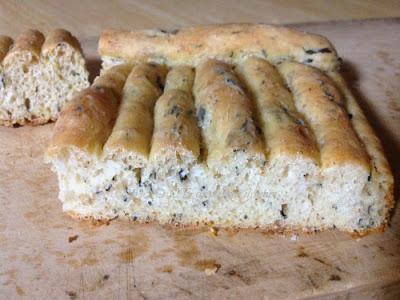 Pane azero con spinaci e licoli