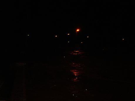 Scende la pioggia e bagna ogni cosa Scende la pioggia e bagna ogni cosa