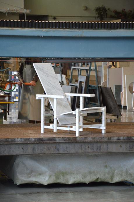 DESIGN: La sedia di Guerrit Rietveld diventa di marmo