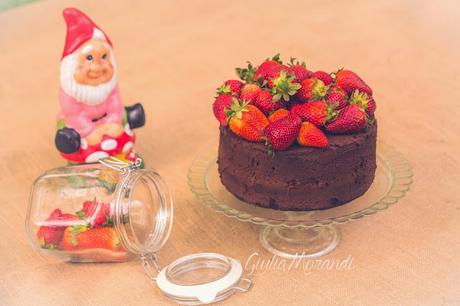 Torta a strati caffè e cioccolato, con mousse all'acqua