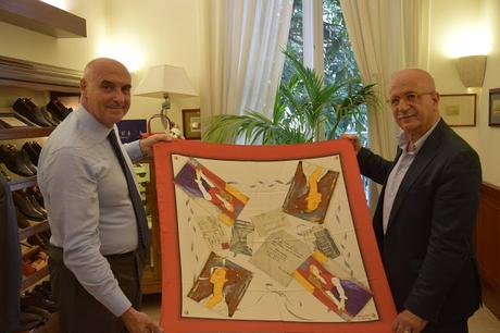 Marinella presenta il foulard dedicato a Modigliani