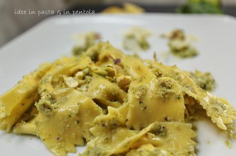 Farfalle fresche con pesto di zucchine