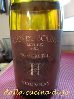 Torta con pesche e amaretti