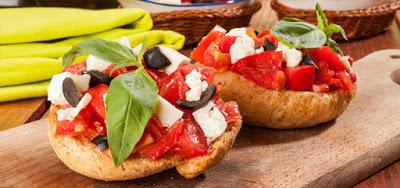 Il Salento è una penisola ricca non soltanto di bellezze naturali, di splendidi mari e di cultura, ma anche di una lunga tradizione culinaria.