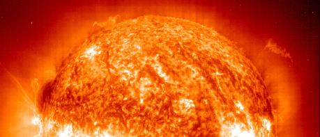 Nel 2030 l’attività solare calerà del 60%, si rischia una mini-era glaciale