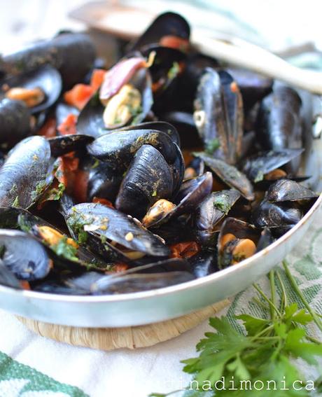 'mpepata di cozze al pomodoro