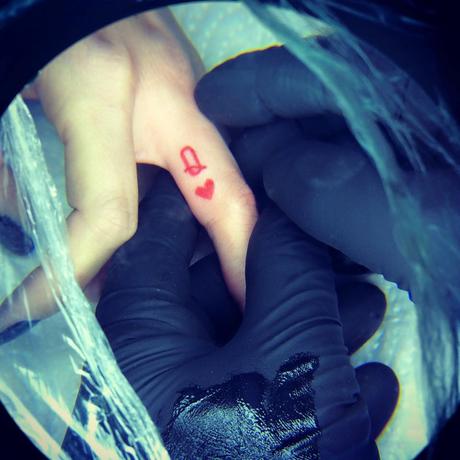 Tattoo sulle dita, una fede indelebile: consigli utili  e i più gettonati