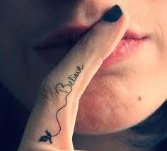 Tattoo sulle dita, una fede indelebile: consigli utili  e i più gettonati