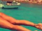 Selfie addio, nuova tendenza total body