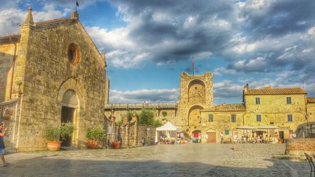 La piazza di Monteriggioni