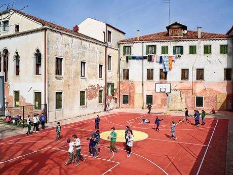 FOTOGRAFIA: La ricreazione nelle scuole di tutto il mondo