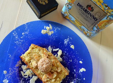 Anche i dolci hanno caldo: torta di mandorle da annegare