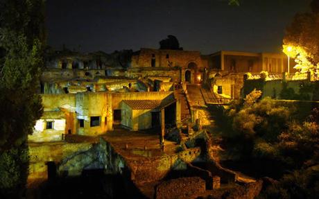 La notte di Plinio: visite notturne agli scavi di Ercolano
