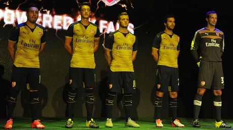 Arsenal 2015-2016, la maglia gialla di Puma reinterpreta il passato