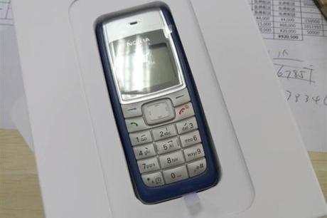 Gli inviti di Meizu per la presentazione dell’M2 contengono un Nokia 1110