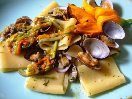 Paccheri Setaro alle vongole e fiori di zucchina