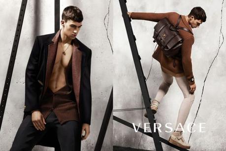 Versace uomo, la campagna grintosa per l’autunno inverno 2015-2016